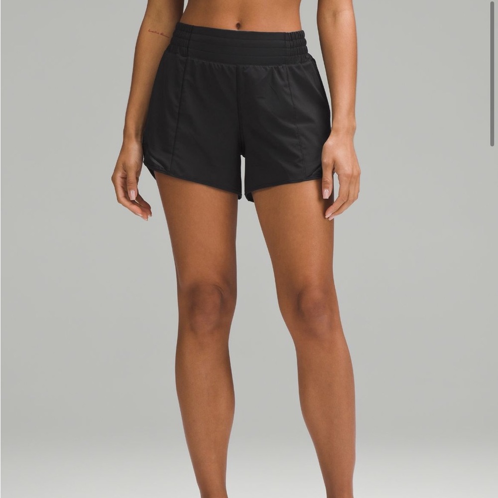 Lululemon Athletica Size 4 Black HR 4” Hotty Hot Shorts
